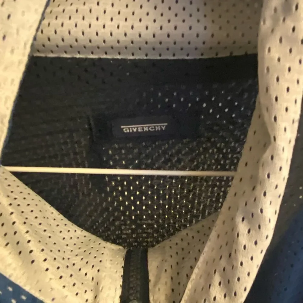 Men’s vintage Givenchy mesh jacket, perfect for spring and summer 🤩